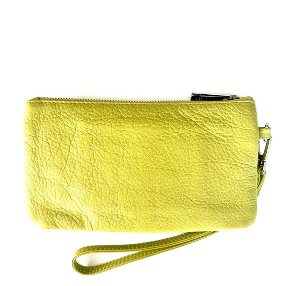 Express - Wristlet - Picture 4 of 8